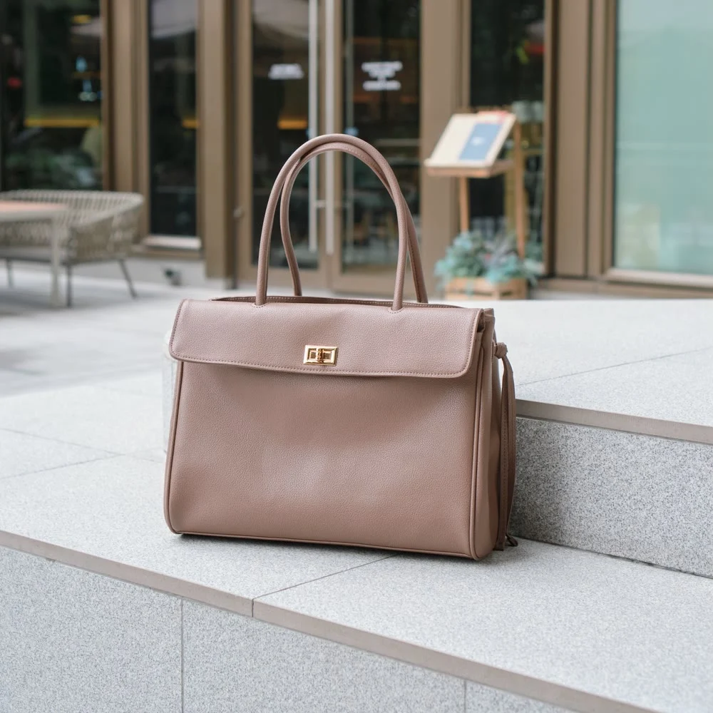 Horizon Grand Tote in Brown Sugar